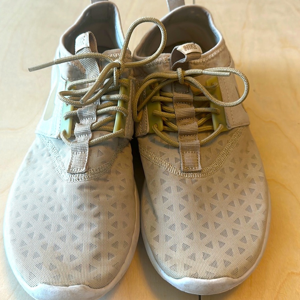Nike Juvenate